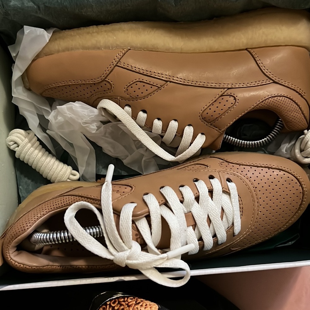 Brand new Lockhill Clarks Fieg, size 6/38 EU ** FITS LIKE A TRUE 8 for WOMEN** - Picture 2 of 5